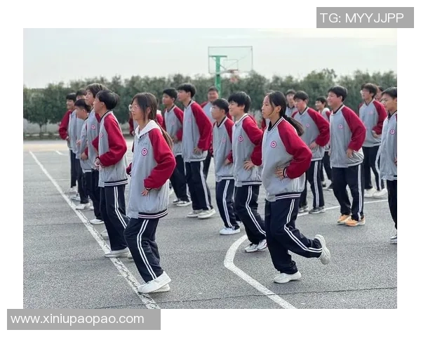 我们的体育课舞蹈视频展示了同学们的热情与活力让我们一起感受舞动的魅力与快乐
