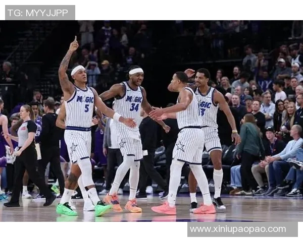 NBA球员明星们在赛场上展现篮球魅力与激情的精彩瞬间 NBA球员明星们在赛场上展现篮球魅力与激情的精彩瞬间