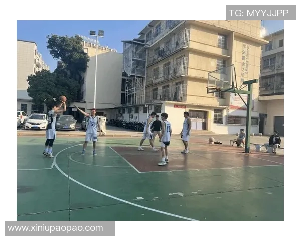 厦门二院篮球明星展现青春活力与团队精神的精彩瞬间